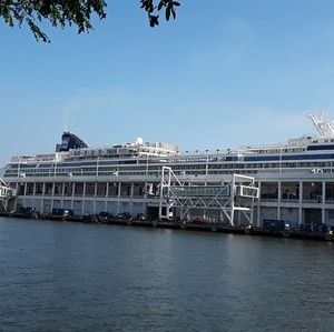 Meet your Posher, Connie